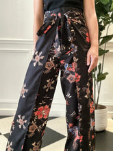 Load image into Gallery viewer, Bulaklak 3 wrapped around pants free size