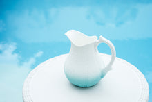 Charger l'image dans la galerie, Salungo pitcher aqua blue ombré