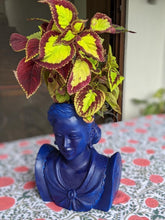 Charger l'image dans la galerie, Filipiniana pot in blue