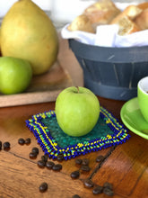 Charger l'image dans la galerie, Set of 6 coasters with beads