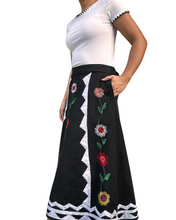 Load image into Gallery viewer, Tinubkan denim skirt Size XL