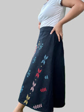 Charger l'image dans la galerie, South cotabato black denim skirt Size XL