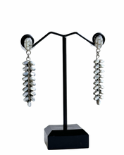 Load image into Gallery viewer, Ipil ipil earrings in silver