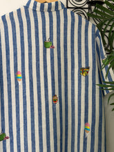 Load image into Gallery viewer, Matamis polo in stripe blue