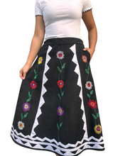 Load image into Gallery viewer, Tinubkan denim skirt Size XL
