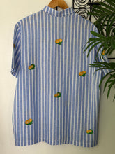 Charger l'image dans la galerie, Calamansi blue stripe polo 01