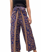 Charger l&#39;image dans la galerie, Carmela blue wrapped around pants free size