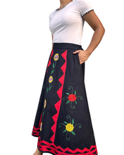 Charger l'image dans la galerie, Tinubkan denim skirt Size L
