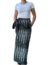 Charger l'image dans la galerie, Ikat Garterized wrap pants