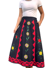 Charger l'image dans la galerie, Tinubkan denim skirt Size L