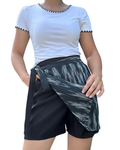 Charger l'image dans la galerie, Ikat black Garterized wrap shorts