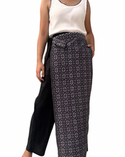 Load image into Gallery viewer, Yakan Garterized wrap pants