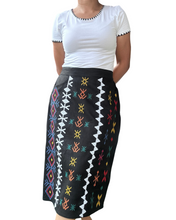 Load image into Gallery viewer, South cotabato black linen skirt Size L
