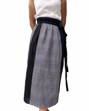 Load image into Gallery viewer, Binakol black Wrap skirt