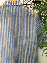 Load image into Gallery viewer, Stripe blue pinya polo