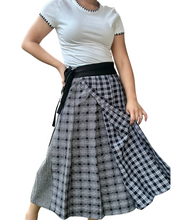 Charger l'image dans la galerie, Black wrap skirt