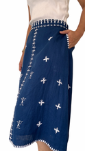 Load image into Gallery viewer, Tweetums skirt in navy blue