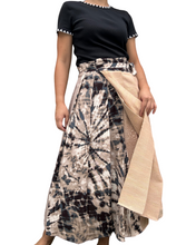 Charger l'image dans la galerie, Beige wrap skirt