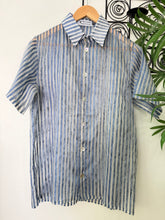 Load image into Gallery viewer, Stripe blue pinya polo