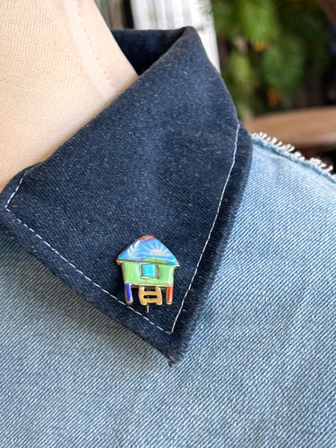 Pista bahay small brooch