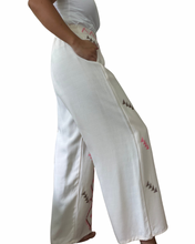 Charger l'image dans la galerie, T’boli Garterized wrap pants creme