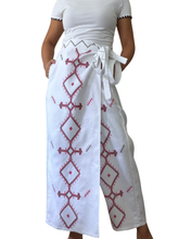 Charger l'image dans la galerie, T’boli Garterized wrap pants white 01