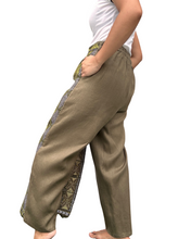 Charger l'image dans la galerie, Yakan green Garterized wrap pants