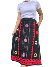 Charger l'image dans la galerie, Tinubkan denim skirt Size M