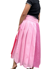 Charger l'image dans la galerie, Pink wrap skirt 01