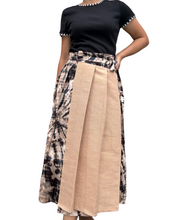 Charger l'image dans la galerie, Beige wrap skirt