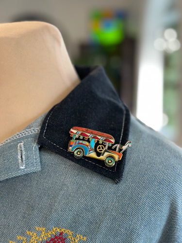 Jeepney big brooch 02