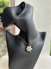 Load image into Gallery viewer, Sampaguita necklace