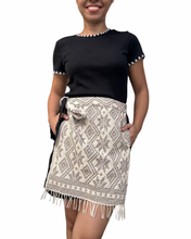 Charger l&#39;image dans la galerie, Yakan shorts Garterized wrap shorts
