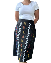 Load image into Gallery viewer, South cotabato black linen skirt Size L