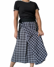 Charger l'image dans la galerie, Black wrap skirt 02