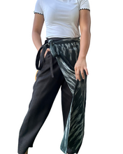 Charger l'image dans la galerie, Ikat Garterized wrap pants
