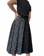 Charger l'image dans la galerie, Black wrap skirt 01
