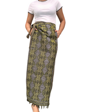 Charger l'image dans la galerie, Yakan green Garterized wrap pants