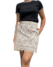 Load image into Gallery viewer, Yakan shorts Garterized wrap shorts 04