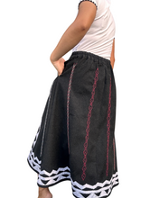 Load image into Gallery viewer, Tinubkan skirt Size S