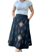 Charger l'image dans la galerie, South cotabato black denim skirt Size M