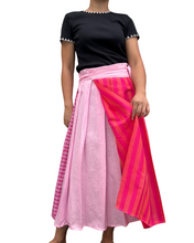 Charger l'image dans la galerie, Pink wrap skirt 01