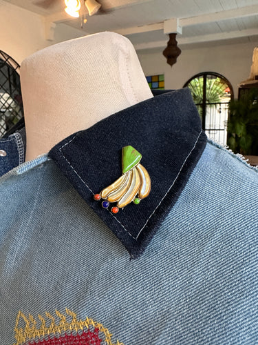 Banana brooch