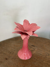 Charger l'image dans la galerie, Coconut candlestick in pink
