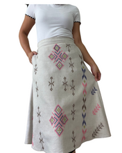 Charger l'image dans la galerie, South cotabato skirt Size M oat