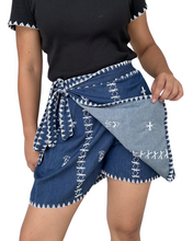 Charger l'image dans la galerie, Abra Garterized wrap shorts