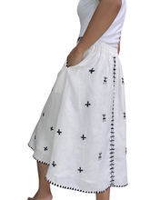 Load image into Gallery viewer, Tweetums skirt in off white