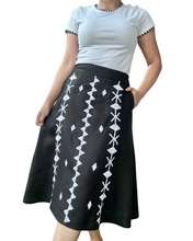 Charger l'image dans la galerie, South Cotabato beaded skirt