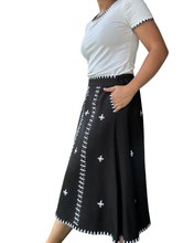 Load image into Gallery viewer, Tweetums skirt in black