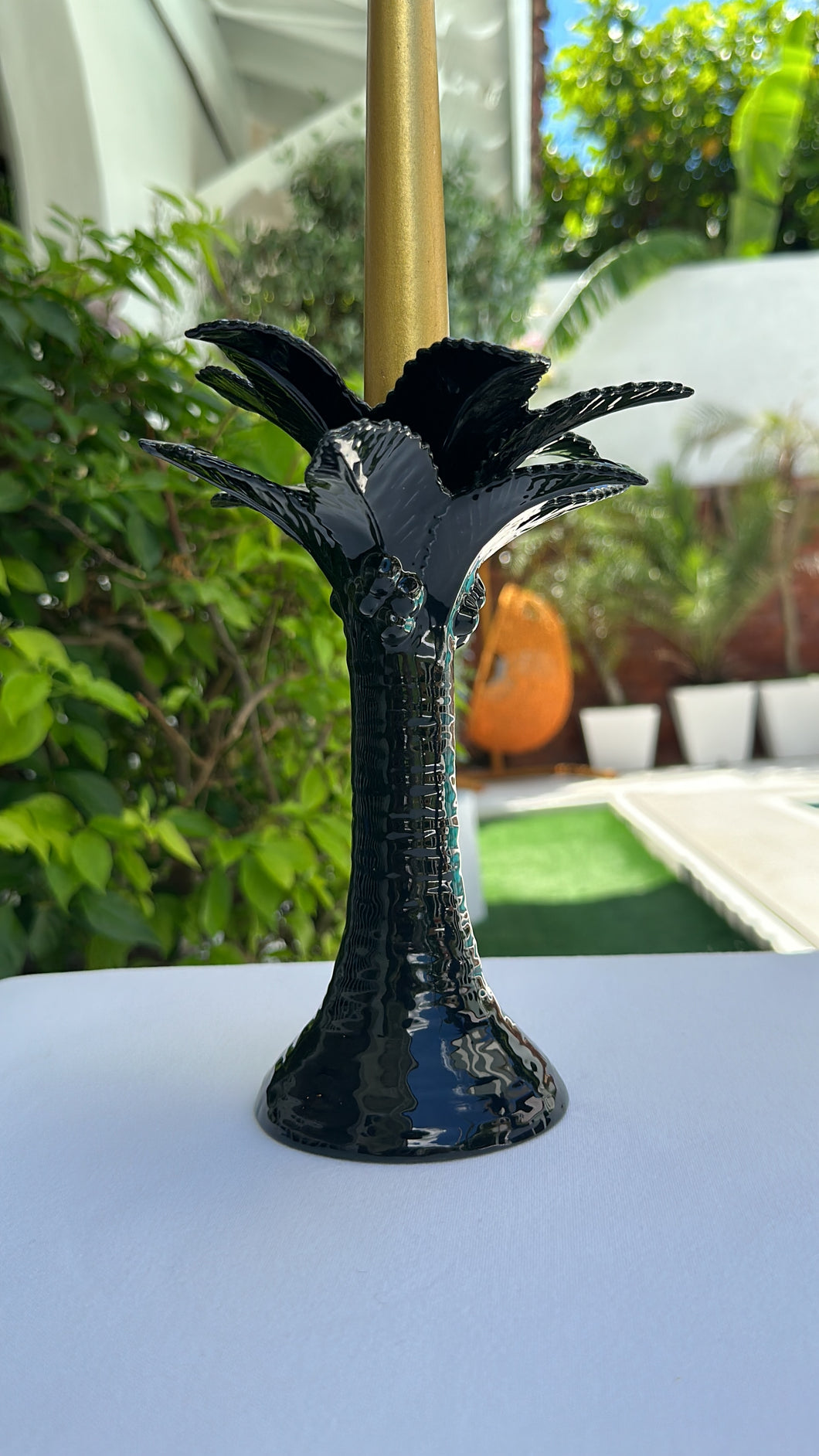 Coconut candlestick in black